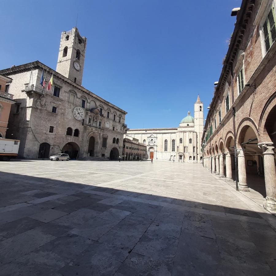 La Chicca In Centro - Centro Storico Ascoli Picenoアパートメント エクステリア 写真